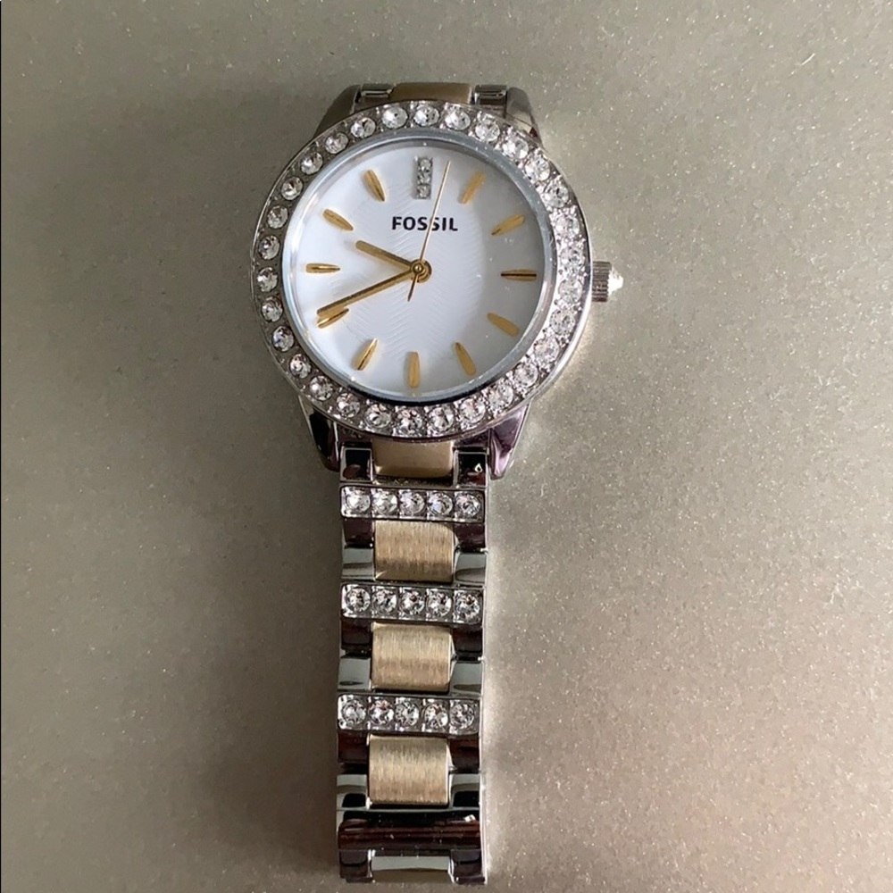 Fossil watch like new plastic still on the back